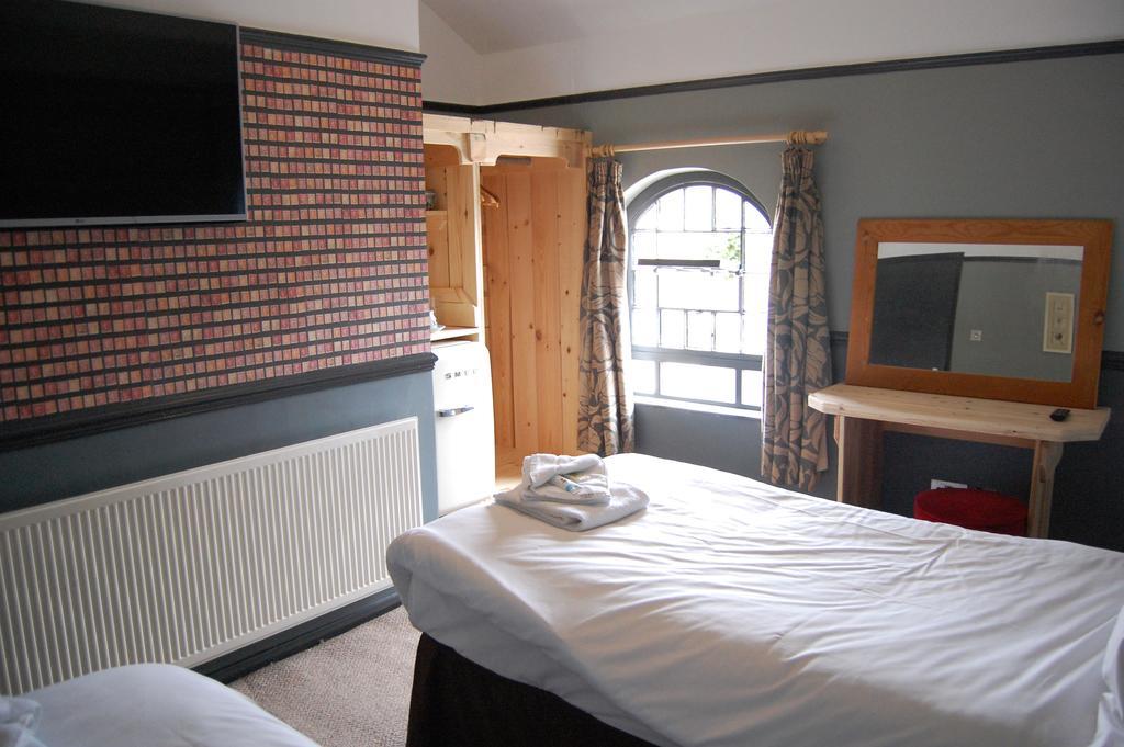 The Pug & Greyhound Hotel Great Glen Стая снимка