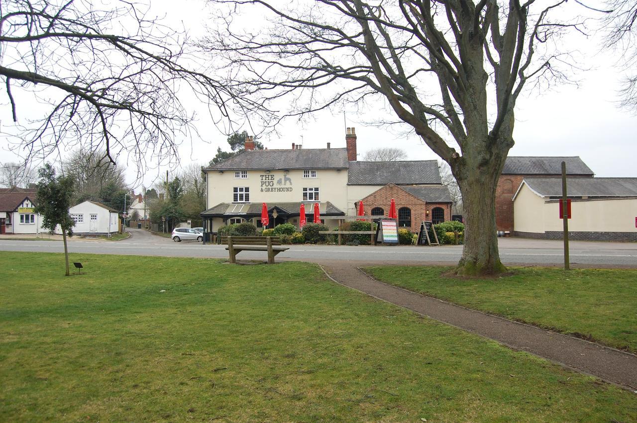 The Pug & Greyhound Hotel Great Glen Екстериор снимка