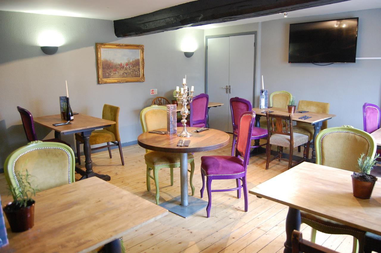 The Pug & Greyhound Hotel Great Glen Екстериор снимка