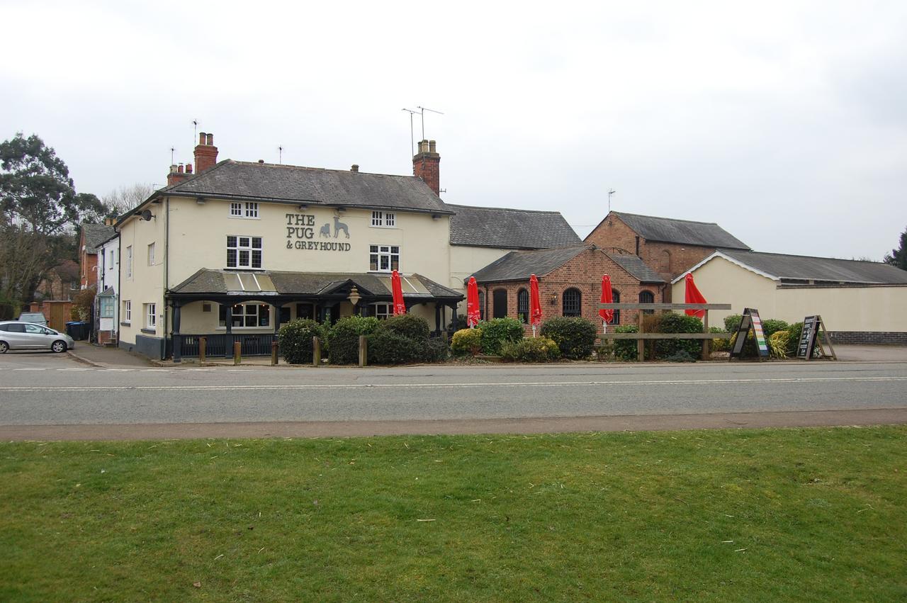The Pug & Greyhound Hotel Great Glen Екстериор снимка